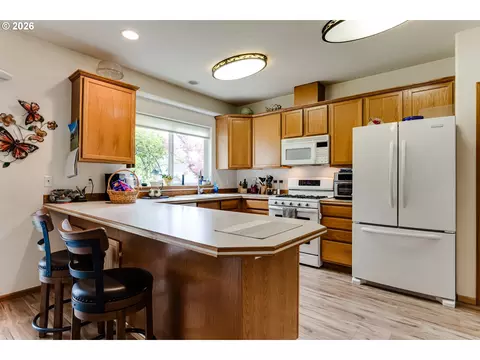 Kitchen - 3513 Kendra St, Eugene, OR 97404 photo 3 of 5
