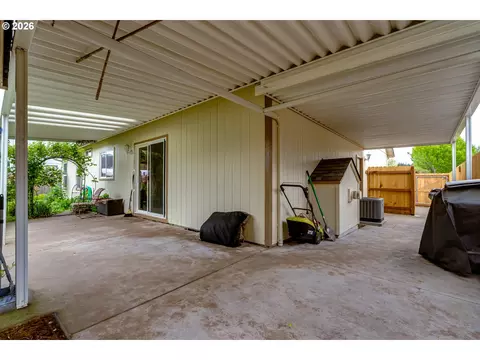 Exterior - 3513 Kendra St, Eugene, OR 97404 photo 5 of 6