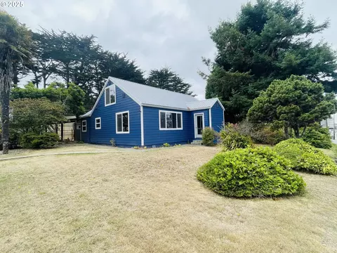 890 2nd St SE, Bandon, OR 97411