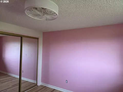 Bedroom - 81503 W Eighth Rd, Irrigon, OR 97844 photo 1 of 4