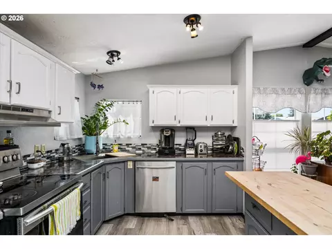 Kitchen - 1699 N Terry St #107, Eugene, OR 97402 photo 3 of 3