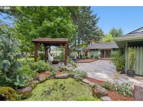 Exterior - 33670 Mckenzie View Dr, Eugene, OR 97408 photo 3 of 8