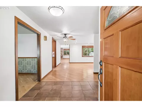 Entry Way - 33670 Mckenzie View Dr, Eugene, OR 97408 photo 1 of 2