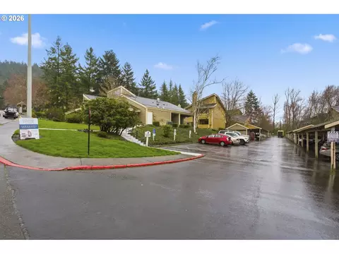 9842 SE Talbert St, Clackamas, OR 97015