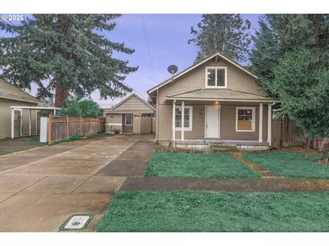 335 W Exeter St, Gladstone, OR 97027