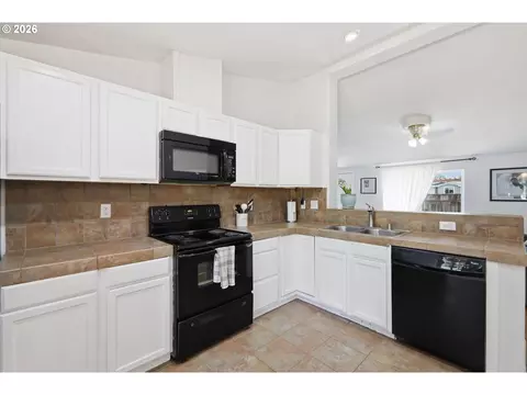 621 Westlog St, Yoncalla, OR 97499 photo 9