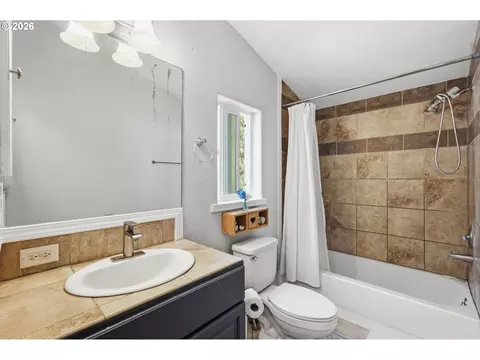 621 Westlog St, Yoncalla, OR 97499 photo 13