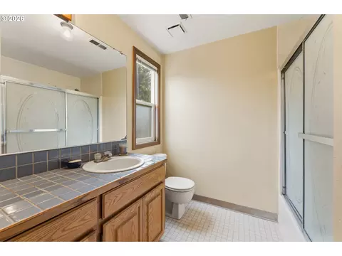 2547 NE Beech Ave, Gresham, OR 97030 photo 38