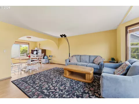 2547 NE Beech Ave, Gresham, OR 97030 photo 8