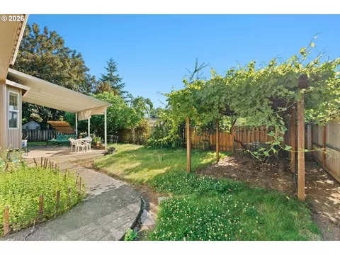 2547 NE Beech Ave, Gresham, OR 97030 photo 41