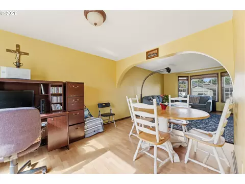 2547 NE Beech Ave, Gresham, OR 97030 photo 12