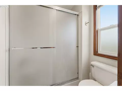 2547 NE Beech Ave, Gresham, OR 97030 photo 28