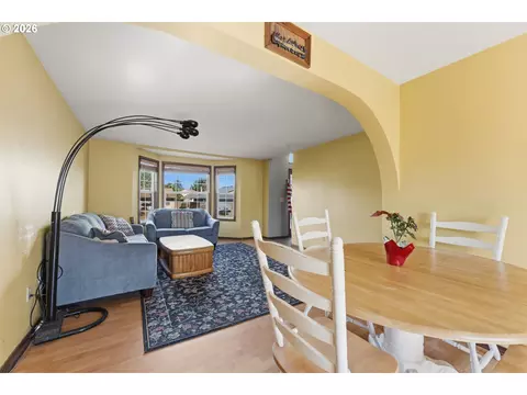 2547 NE Beech Ave, Gresham, OR 97030 photo 10