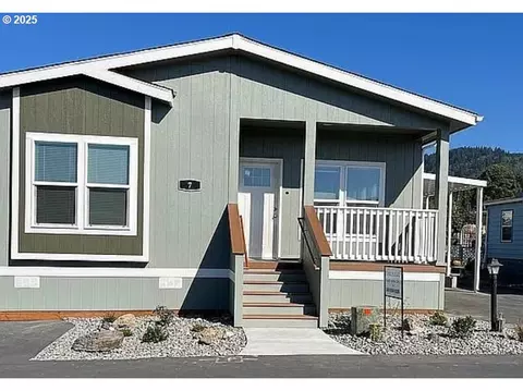 15889 Sunset Strip #7, Brookings, OR 97415