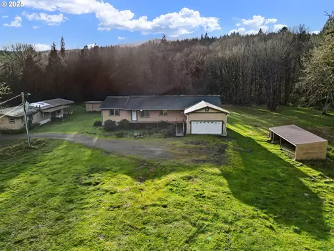 23020 Green Creek Rd, Elmira, OR 97437