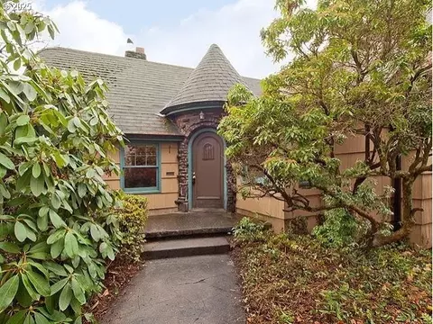 15111 SE Stark St, Portland, OR 97233