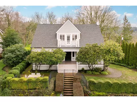 2735 SW Talbot Rd, Portland, OR 97201