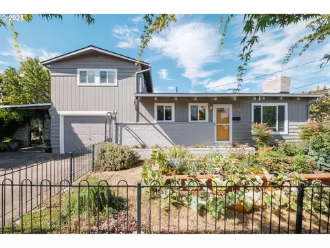 1005 SW 12th Ave, Albany, OR 97321