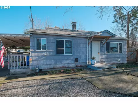 3038 13th St, Salem, OR 97302