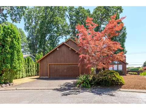 905 NW Oakwood Cir, Mcminnville, OR 97128