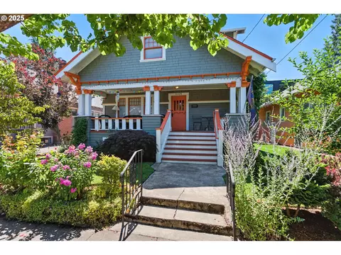 3328 SE Caruthers St, Portland, OR 97214
