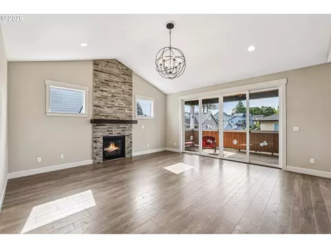 Living - 38320 Sequoia St, Sandy, OR 97055 photo 2 of 3
