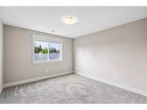 Bedroom - 38320 Sequoia St, Sandy, OR 97055 photo 8 of 9