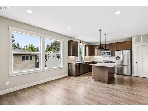 Kitchen - 38320 Sequoia St, Sandy, OR 97055 photo 1 of 4