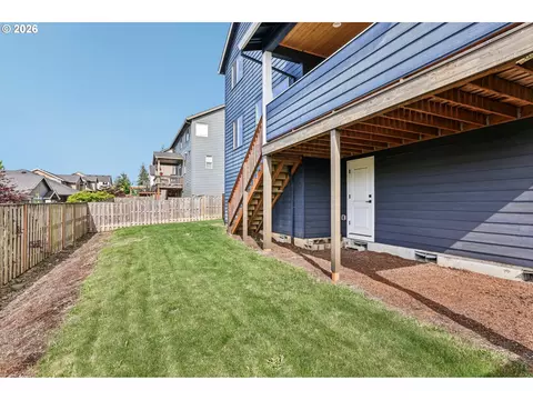 Exterior - 38320 Sequoia St, Sandy, OR 97055 photo 6 of 7