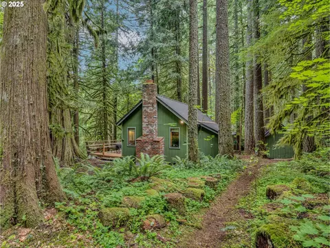 26467 E Henry Creek Rd, Rhododendron, OR 97049