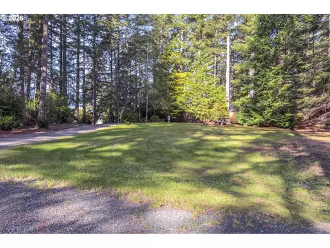 1 Devereux Way, Bandon, OR 97411