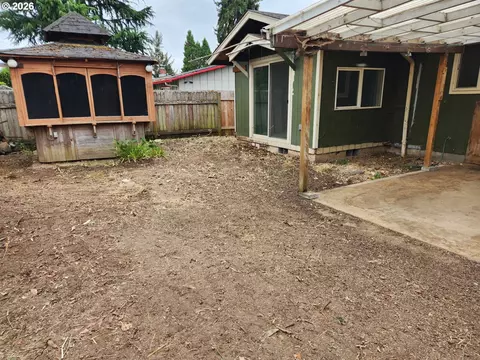 Exterior - 2155 Berwin Ln, Eugene, OR 97404 photo 10 of 11