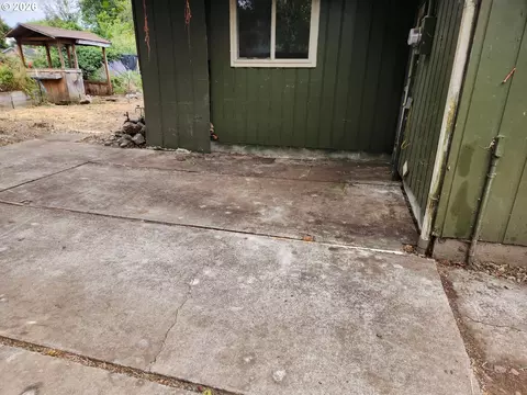 Exterior - 2155 Berwin Ln, Eugene, OR 97404 photo 7 of 11
