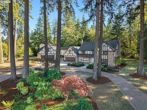 19703 NE 68th St, Vancouver, WA 98682