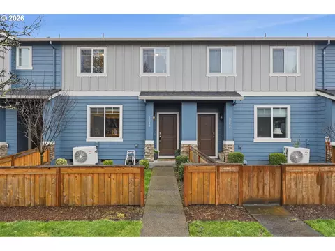 2208 NE Four Seasons Ln, Vancouver, WA 98684