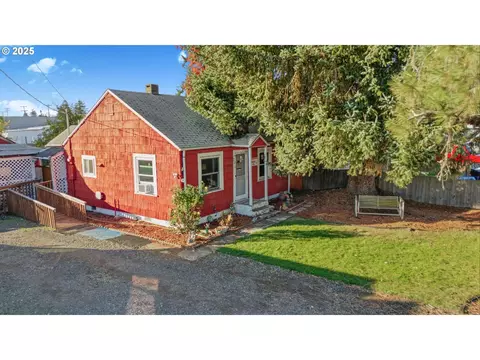 176 S 38th St, Springfield, OR 97478