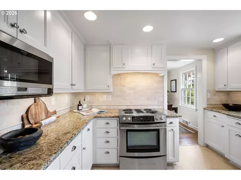Kitchen - 158 W 21st Ave, Eugene, OR 97405 photo 1 of 5