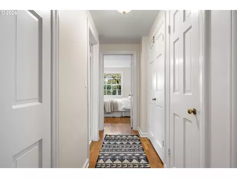 Entry Way - 158 W 21st Ave, Eugene, OR 97405 photo 2 of 5