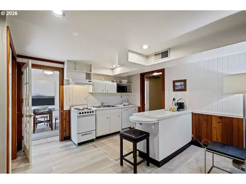 Kitchen - 158 W 21st Ave, Eugene, OR 97405 photo 5 of 5
