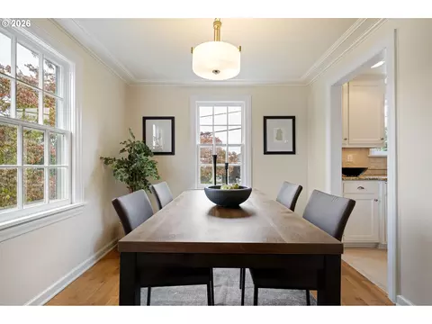 Dining - 158 W 21st Ave, Eugene, OR 97405 photo 2 of 3