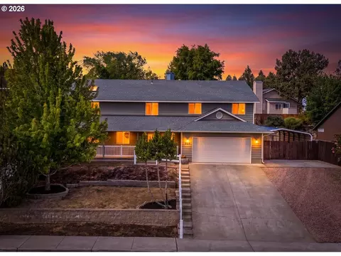 2439 SW 33rd St, Redmond, OR 97756