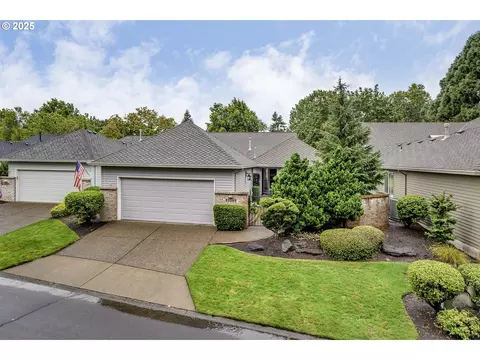 32209 SW Lake Dr, Wilsonville, OR 97070
