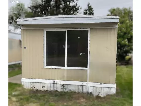 5000 NE Stephens St #15, Roseburg, OR 97470