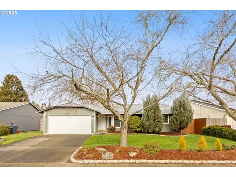 967 NE Lovell St, Hillsboro, OR 97124