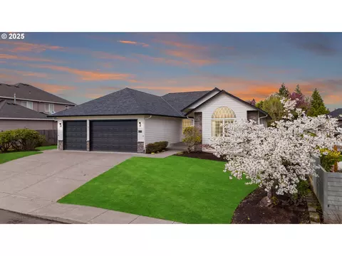2412 NW 122nd St, Vancouver, WA 98685
