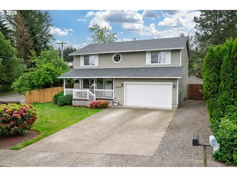 Exterior - 11240 SE Cranberry Loop, Clackamas, OR 97015 photo 2 of 15
