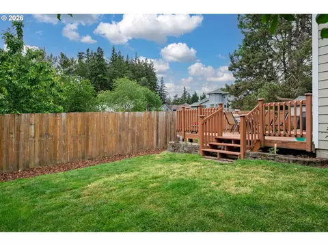 Exterior - 11240 SE Cranberry Loop, Clackamas, OR 97015 photo 7 of 15