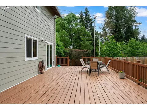 Exterior - 11240 SE Cranberry Loop, Clackamas, OR 97015 photo 9 of 15