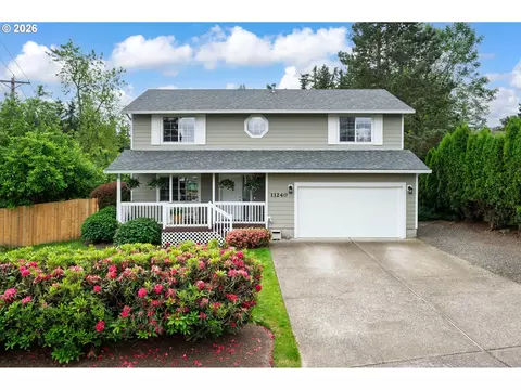 11240 SE Cranberry Loop, Clackamas, OR 97015