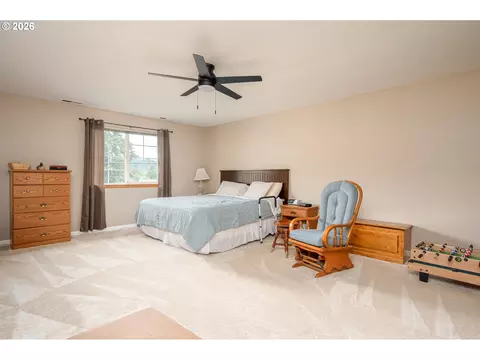 Bedroom - 11240 SE Cranberry Loop, Clackamas, OR 97015 photo 1 of 9